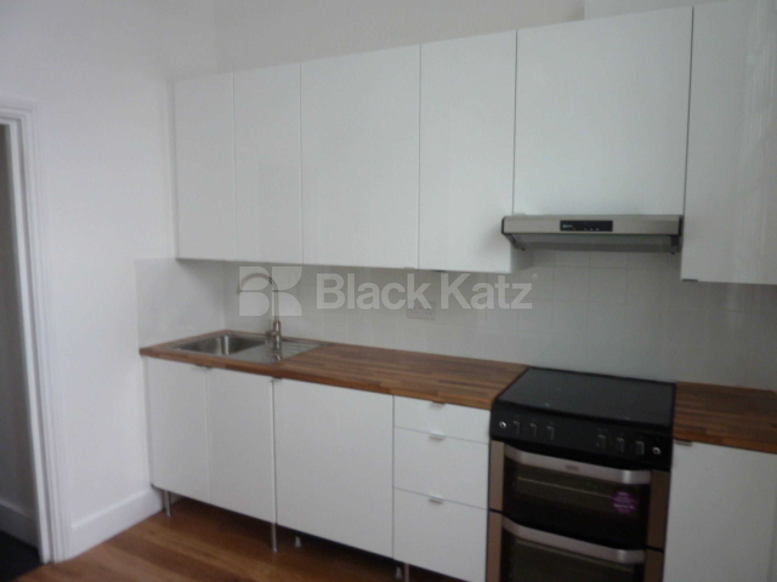 			Must See!!, 2 Bedroom, 1 bath, 1 reception Flat			 Goldney Road, Maida Vale W9